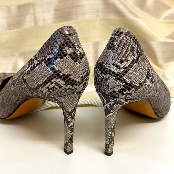 Banana Republic brown, tan, faux python pumps 8.5 - Picture 5 of 8